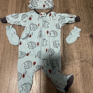 Gently Used Hedgehog sleep n play footie.